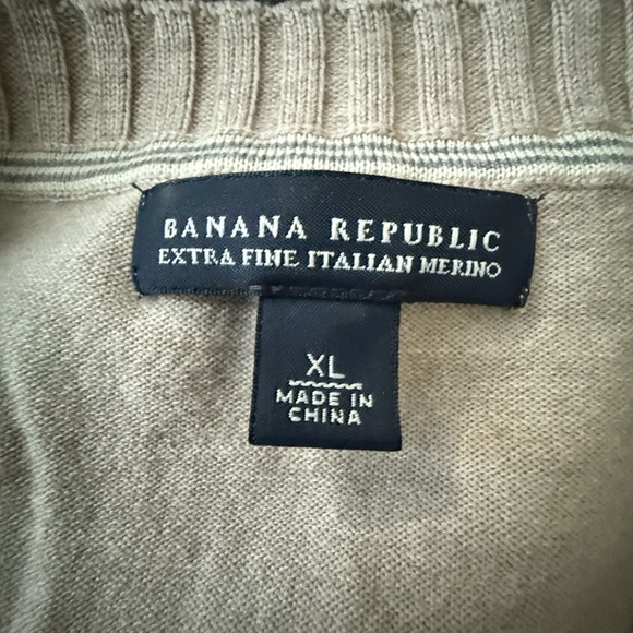Banana Republic Cardigan Women’s Size XL. Extra Fine Wool, Tan Button Close - Picture 3 of 6